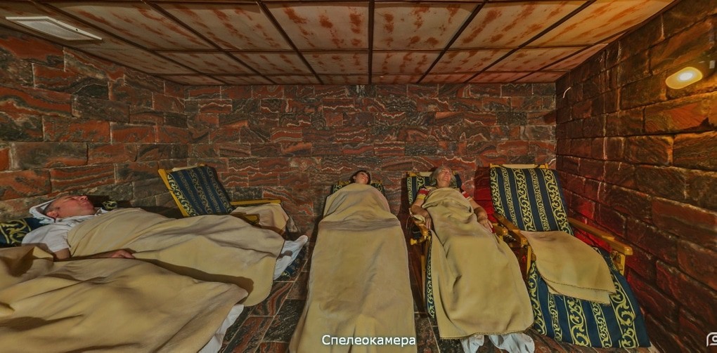 Октябрьский