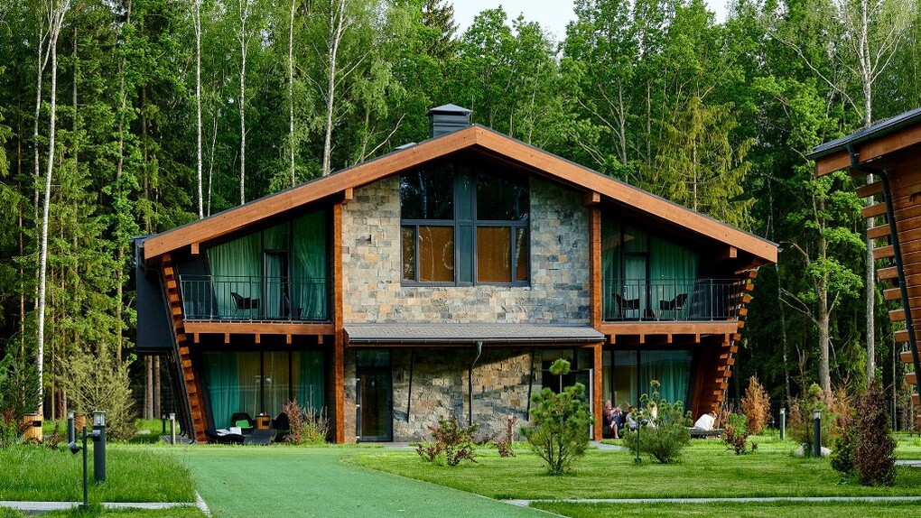 LES Art Resort / Лес Арт Резорт